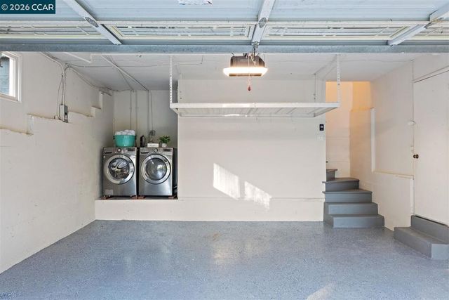 6555 Saroni Dr, Oakland, CA 94611