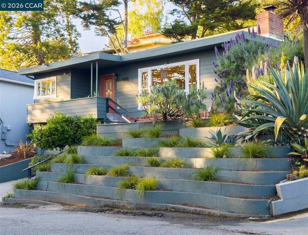 6555 Saroni Dr, Oakland, CA 94611