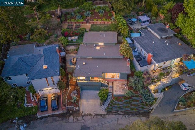 6555 Saroni Dr, Oakland, CA 94611