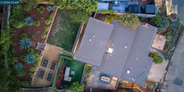 6555 Saroni Dr, Oakland, CA 94611