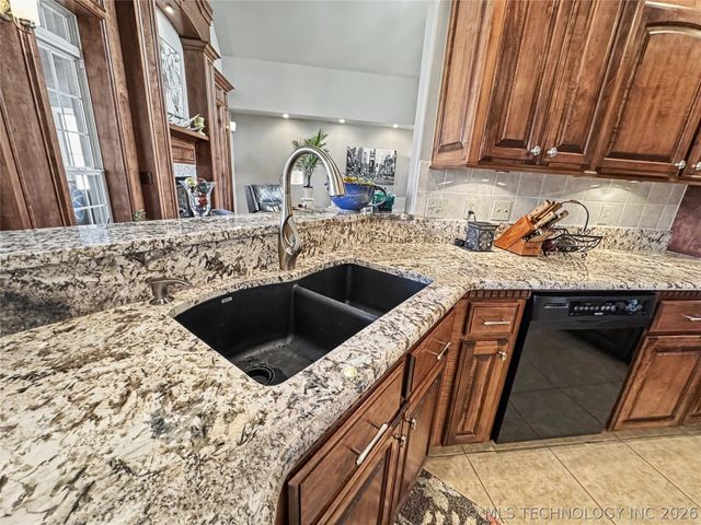 13976 N 503 Road, Tahlequah, OK 74464