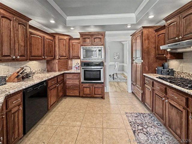 13976 N 503 Road, Tahlequah, OK 74464