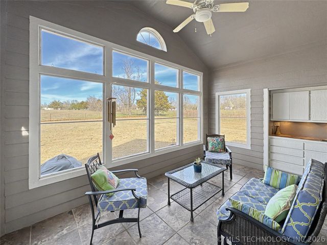 13976 N 503 Road, Tahlequah, OK 74464