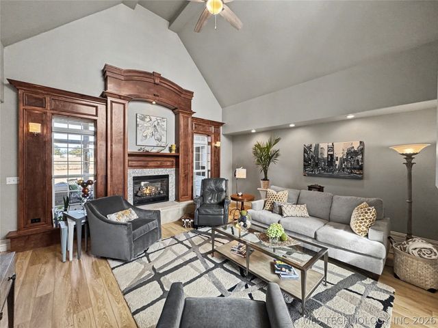 13976 N 503 Road, Tahlequah, OK 74464