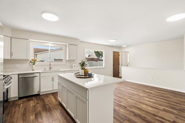 6111 69th STREET, Kenosha, WI 53142