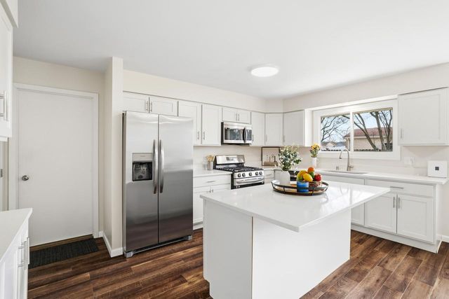 6111 69th STREET, Kenosha, WI 53142