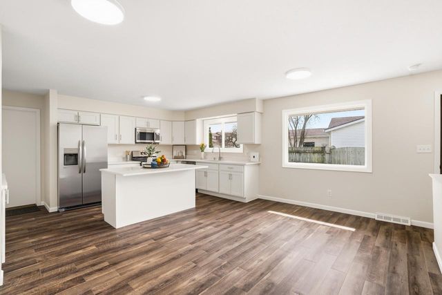 6111 69th STREET, Kenosha, WI 53142