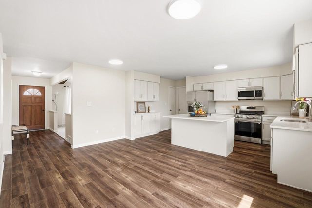 6111 69th STREET, Kenosha, WI 53142