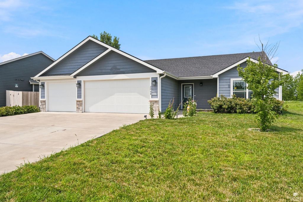 2908 Matter Drive, Manhattan, KS 66503