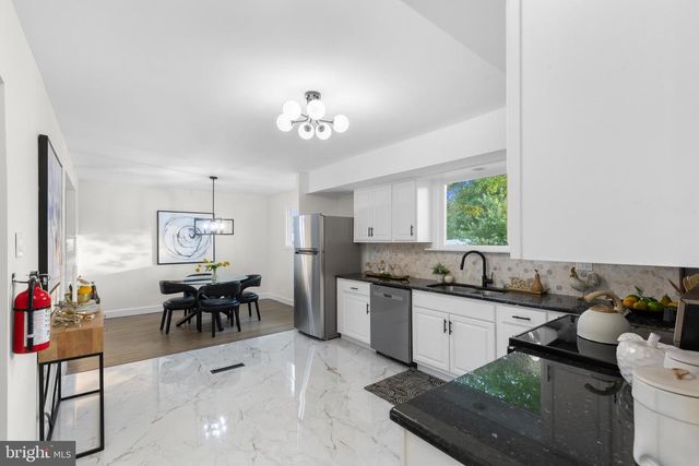 2543 BURNING TREE RD, Pennsauken, NJ 08109