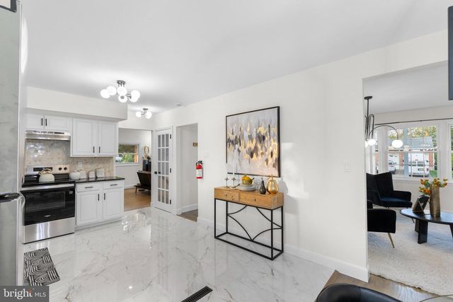 2543 BURNING TREE RD, Pennsauken, NJ 08109