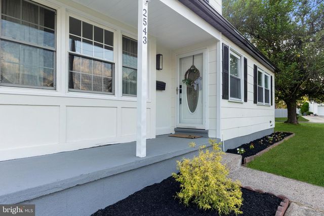 2543 BURNING TREE RD, Pennsauken, NJ 08109