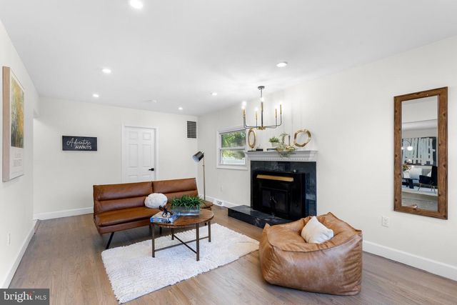 2543 BURNING TREE RD, Pennsauken, NJ 08109