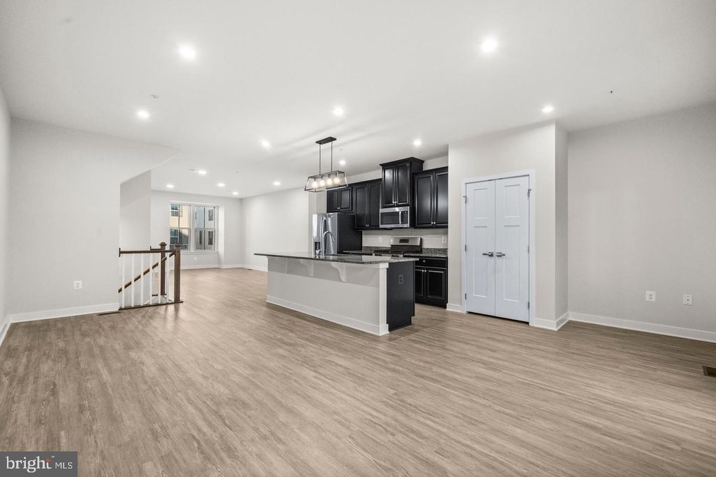 4743 TOWNE PARK RD, Suitland, MD 20746