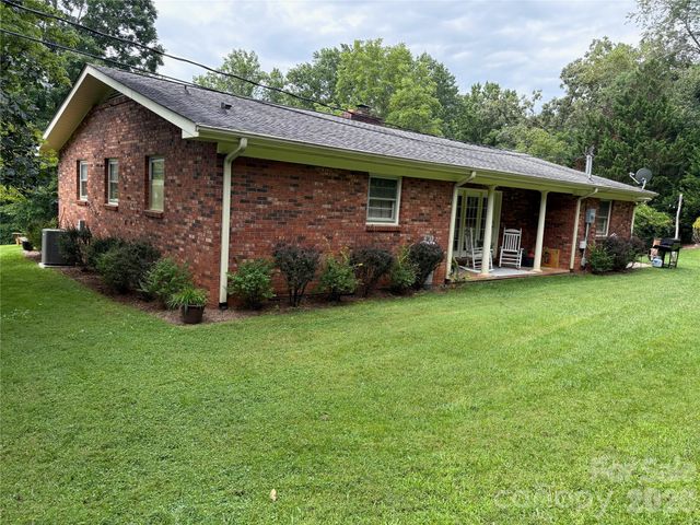 11 Thornberry Drive, Alexander, NC 28701