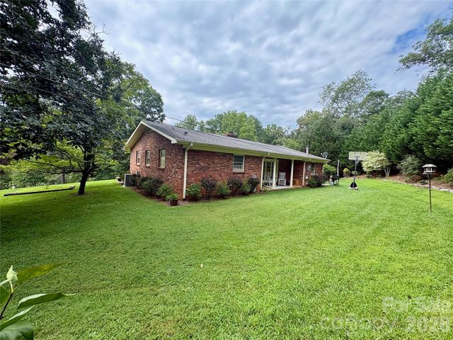 11 Thornberry Drive, Alexander, NC 28701