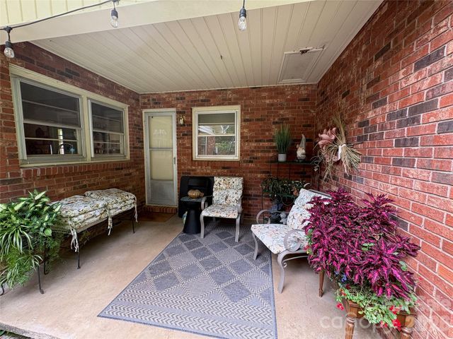 11 Thornberry Drive, Alexander, NC 28701