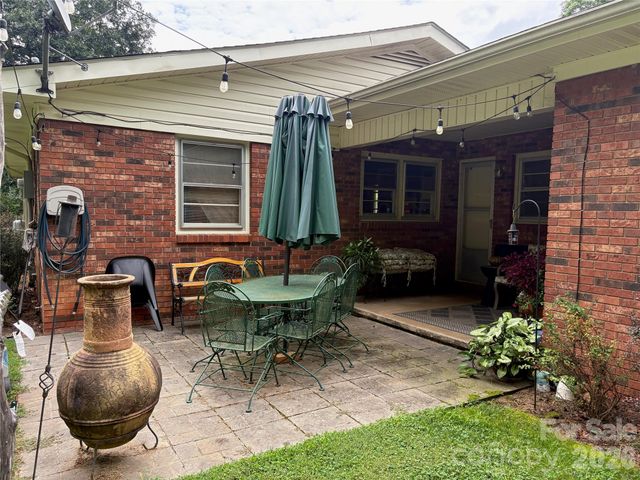 11 Thornberry Drive, Alexander, NC 28701