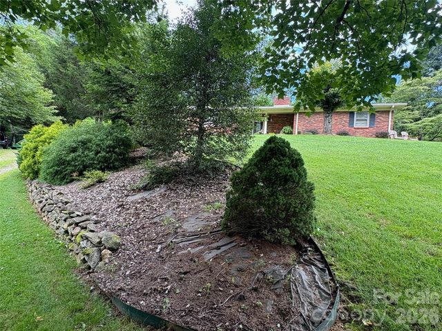 11 Thornberry Drive, Alexander, NC 28701