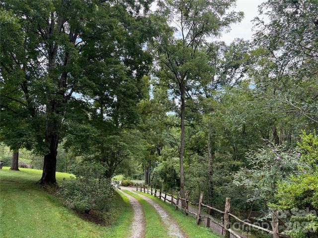 11 Thornberry Drive, Alexander, NC 28701