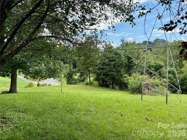 11 Thornberry Drive, Alexander, NC 28701