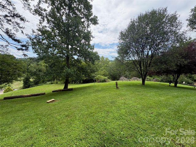11 Thornberry Drive, Alexander, NC 28701