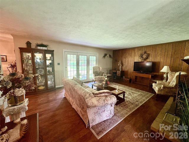 11 Thornberry Drive, Alexander, NC 28701