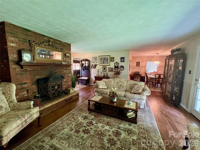 11 Thornberry Drive, Alexander, NC 28701