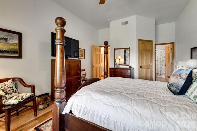 54 Barnwood Way, Whittier, NC 28789