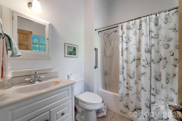 54 Barnwood Way, Whittier, NC 28789