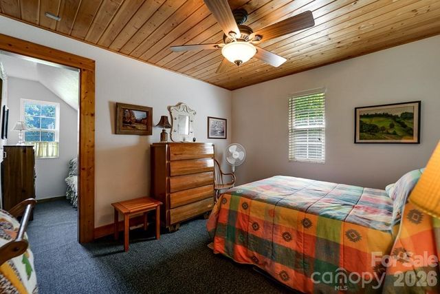 54 Barnwood Way, Whittier, NC 28789