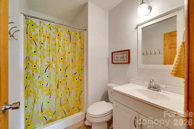 54 Barnwood Way, Whittier, NC 28789