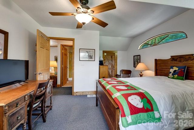 54 Barnwood Way, Whittier, NC 28789