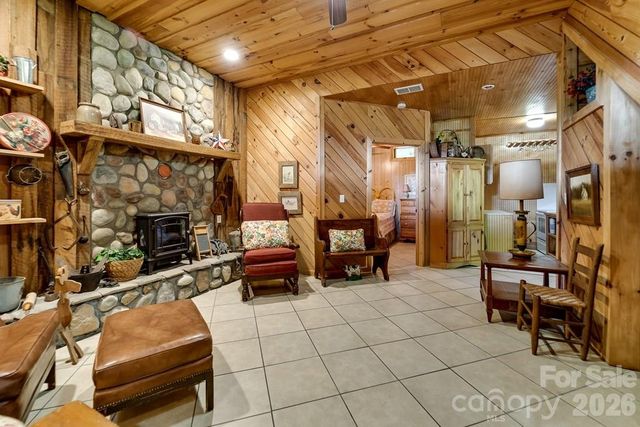 54 Barnwood Way, Whittier, NC 28789