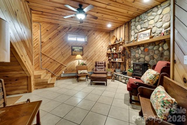 54 Barnwood Way, Whittier, NC 28789