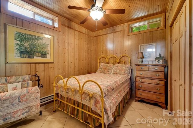 54 Barnwood Way, Whittier, NC 28789