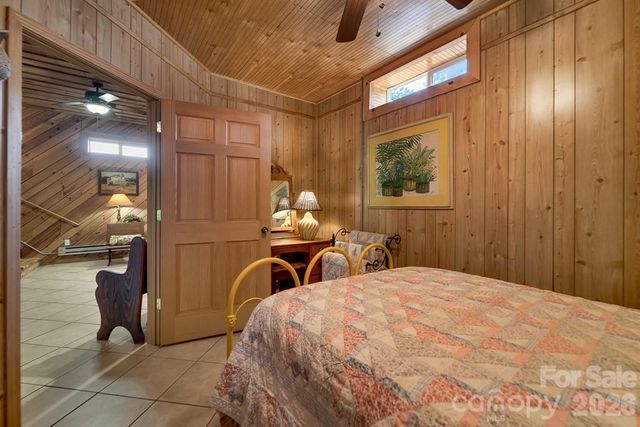 54 Barnwood Way, Whittier, NC 28789