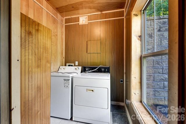 54 Barnwood Way, Whittier, NC 28789