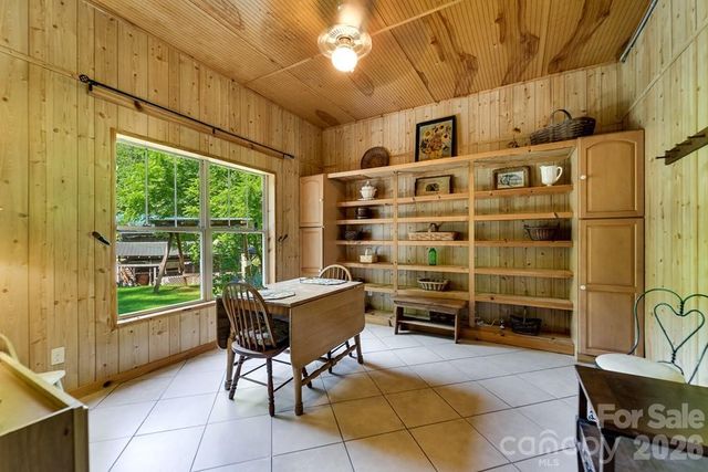 54 Barnwood Way, Whittier, NC 28789
