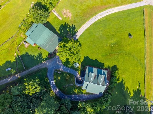 54 Barnwood Way, Whittier, NC 28789