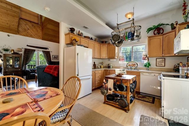 54 Barnwood Way, Whittier, NC 28789