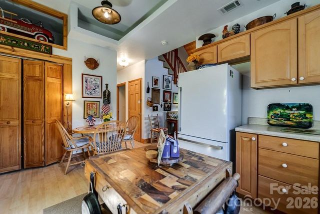 54 Barnwood Way, Whittier, NC 28789