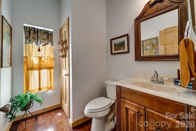 54 Barnwood Way, Whittier, NC 28789