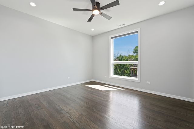 648 E Bowen Avenue 3, Chicago, IL 60653