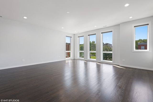 648 E Bowen Avenue 3, Chicago, IL 60653