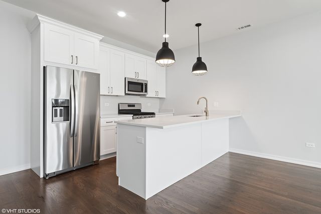 648 E Bowen Avenue 3, Chicago, IL 60653