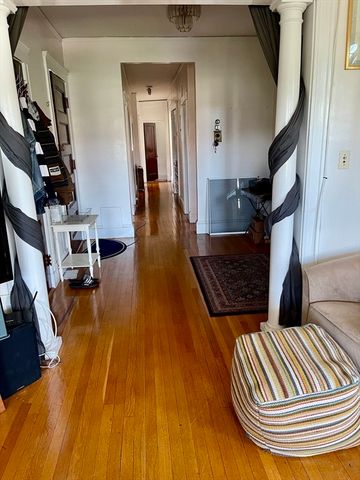1681 Beacon St. 3, Brookline, MA 02445