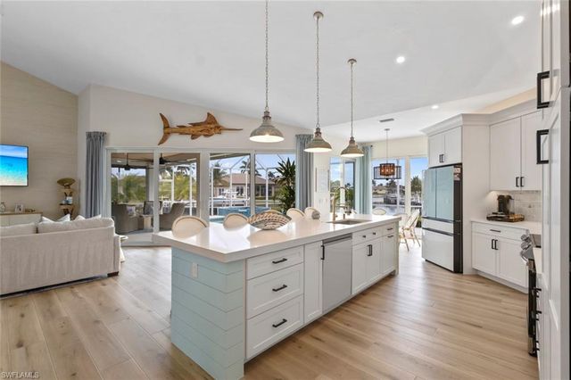 829 Wintergreen CT, Marco Island, FL 34145