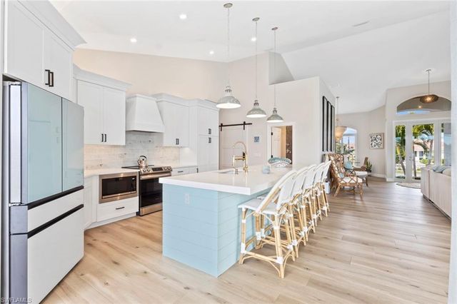 829 Wintergreen CT, Marco Island, FL 34145