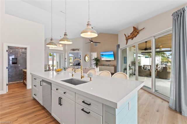 829 Wintergreen CT, Marco Island, FL 34145